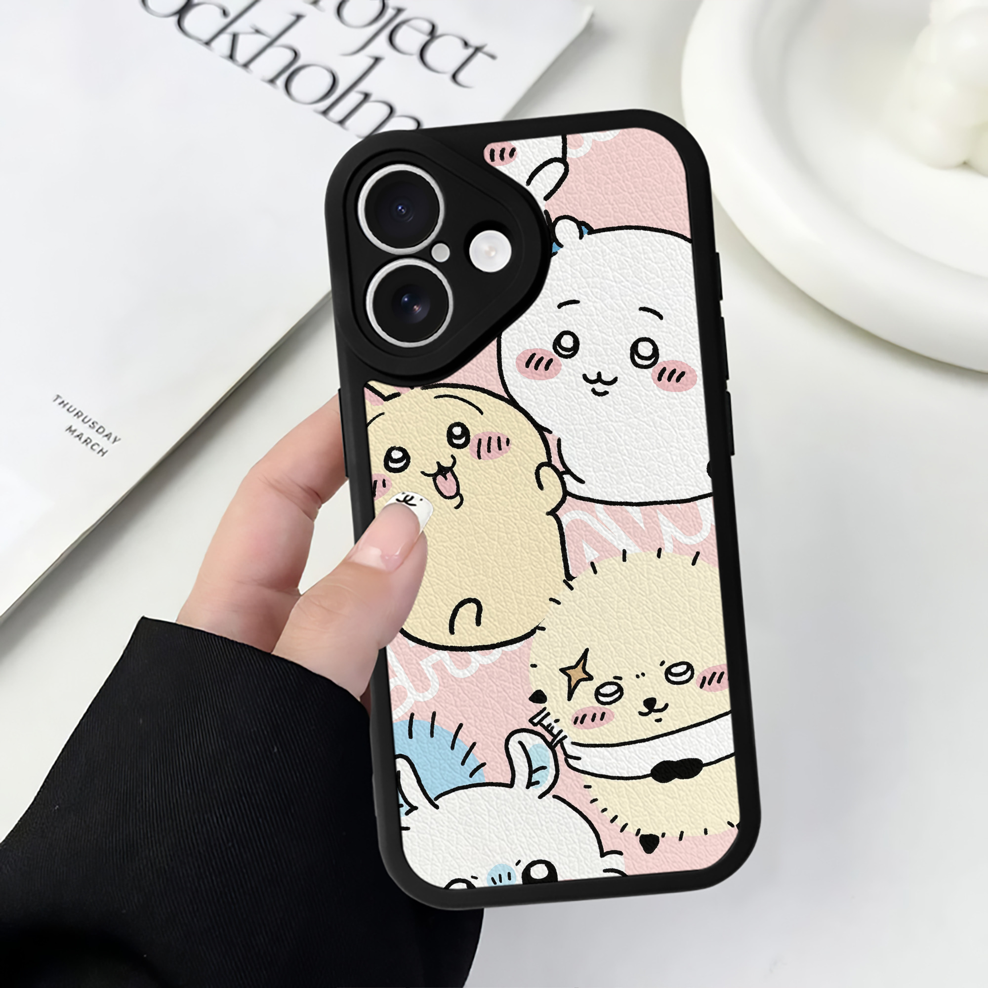 （画像用） ちいかわ Chii-kawa 【iPhone 16シリーズ対応】シリコンスマホケース（レザー調） 材質：シリコン